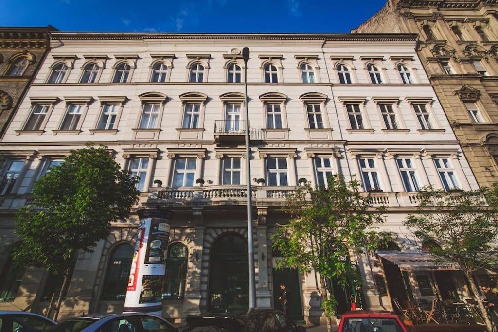 Riverside City Center, 5Th District Budapest Exterior photo